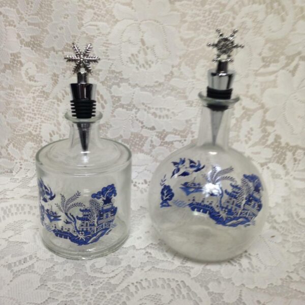Blue Willow Oil and Vinegar Set 7in x 5in; 8in x 4.5in