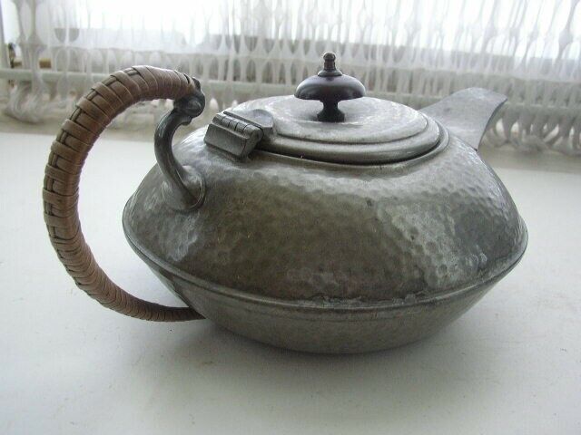 AntiqueRare Craftsman Sheffield Hammered Pewter Teapot