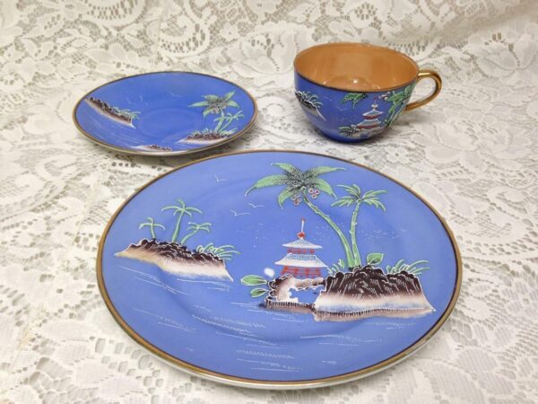 1920s, Moriyama-Morimura, Japan, Variant Gaudy Blue Willow 3pc - Trio Set