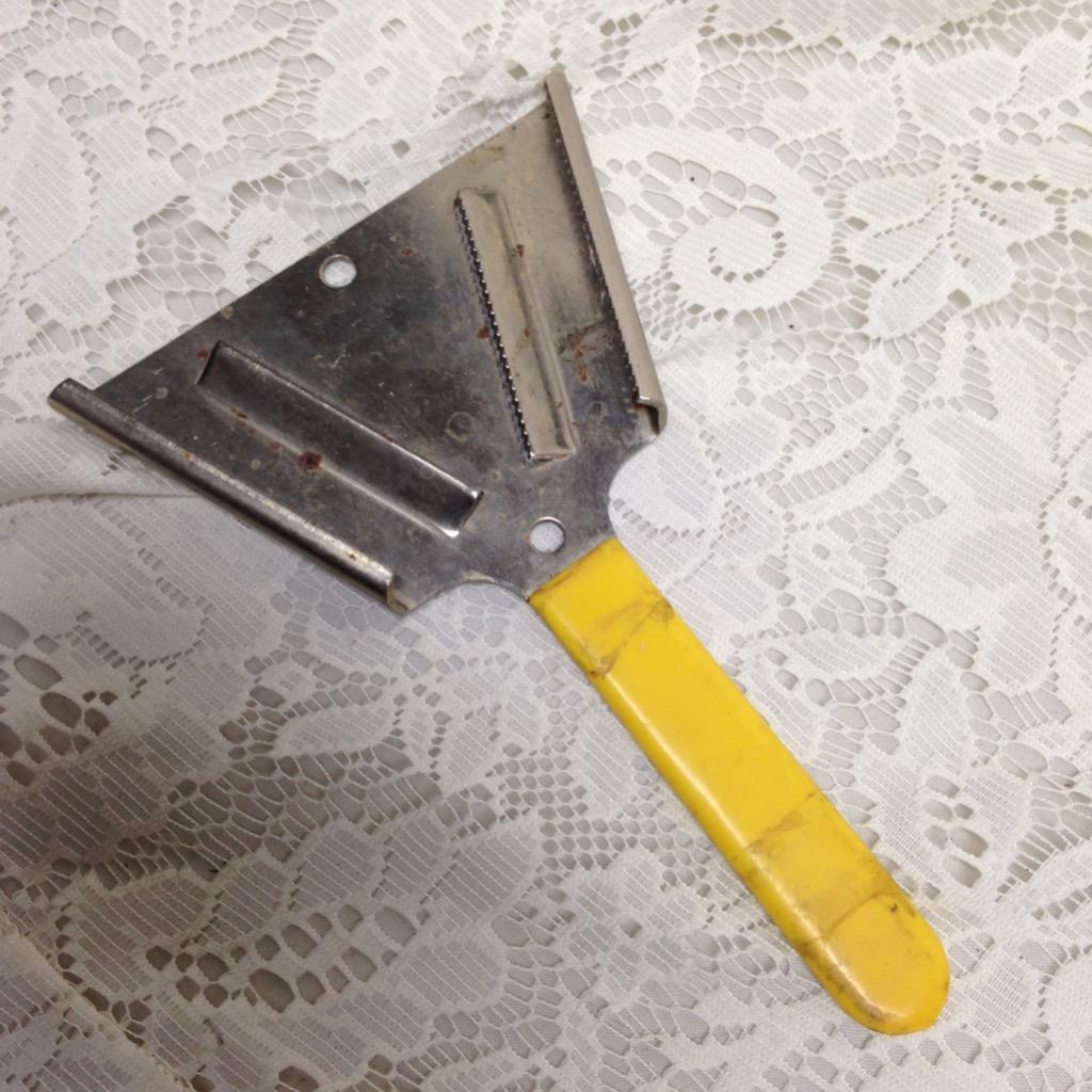 Vintage, Bonny USA, Yellow Hand Held Peeler, Grater 7in x5in