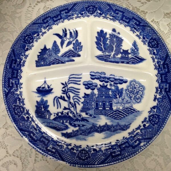 Vintage, Rare Moriyama Occupied Japan, Blue Willow 2pc Grill Plates 10in D