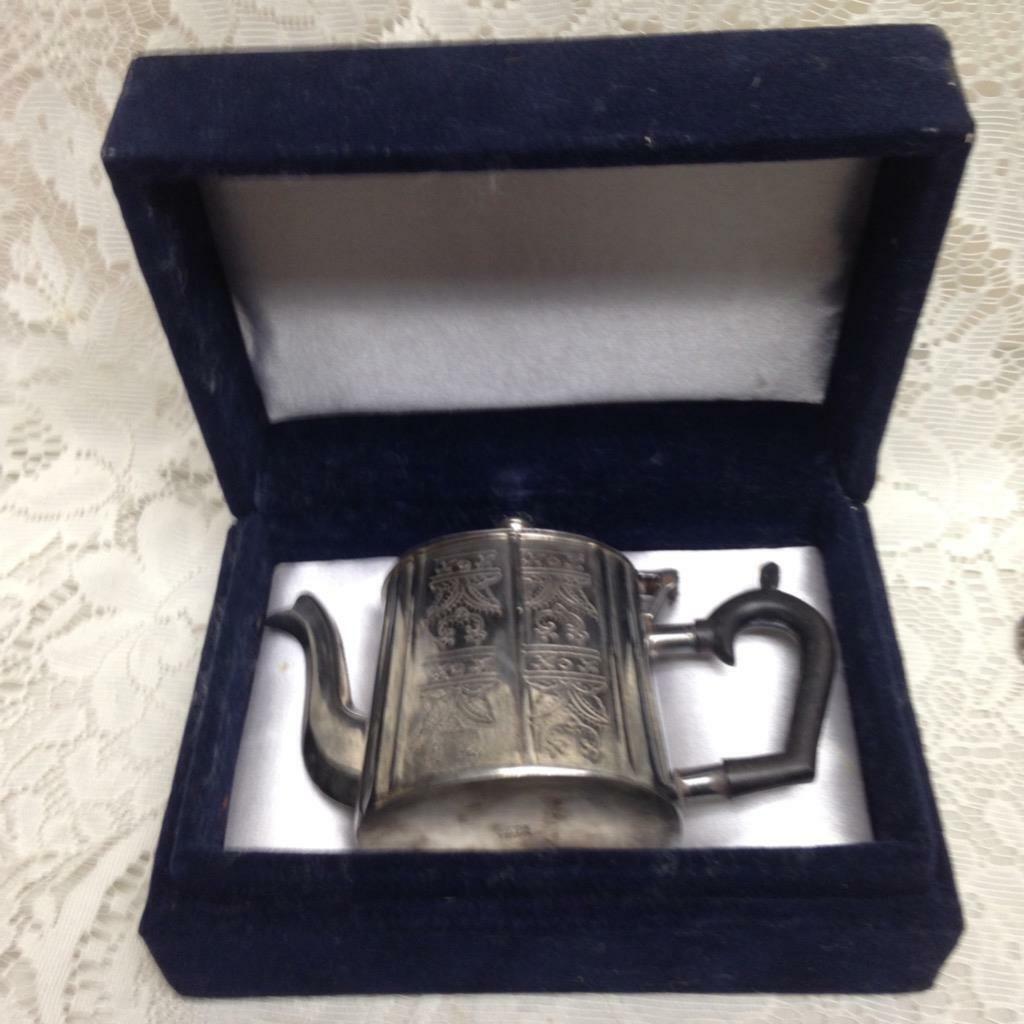 Intl. Silver Paul Revere Collectible Teapot Reproduction C1800 4in x 6in x 2.5in