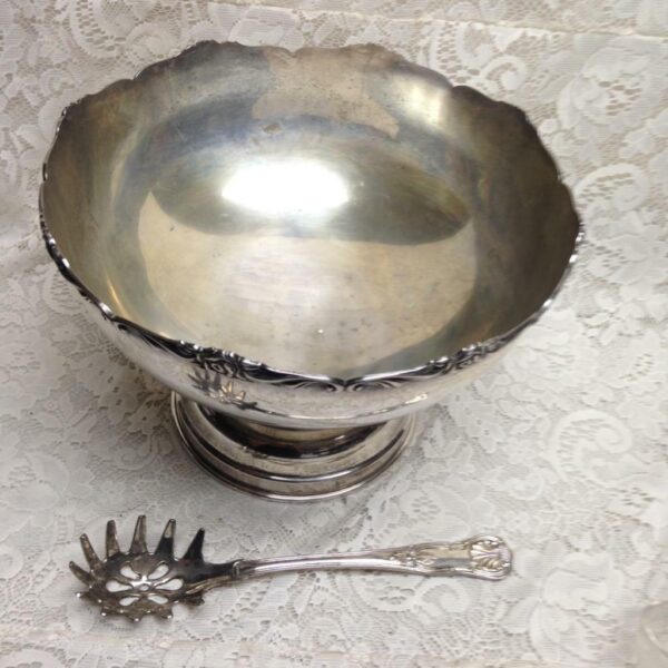Vintage 4pc Silver Plated Punch-Soup-Pasta-Salad Bowl with 3 Ladles 9inH x 12inD