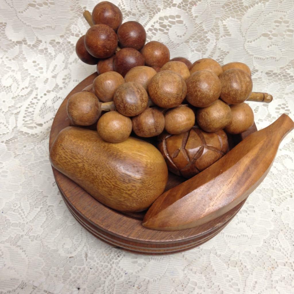 Vintage, Hand Carved, 7pc Wooden Tropical Fruits Centerpiece Bowl. 8in x 8in