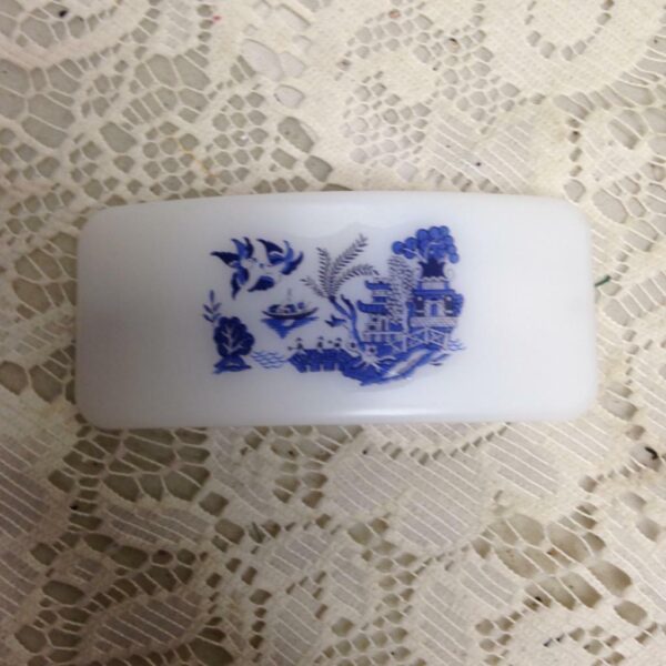 2pc Red-Blue Willow Barrettes 3in x 1.5in