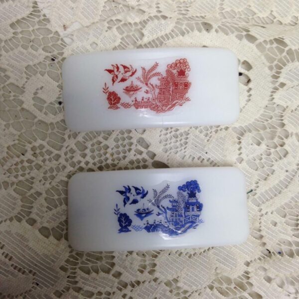 2pc Red-Blue Willow Barrettes 3in x 1.5in