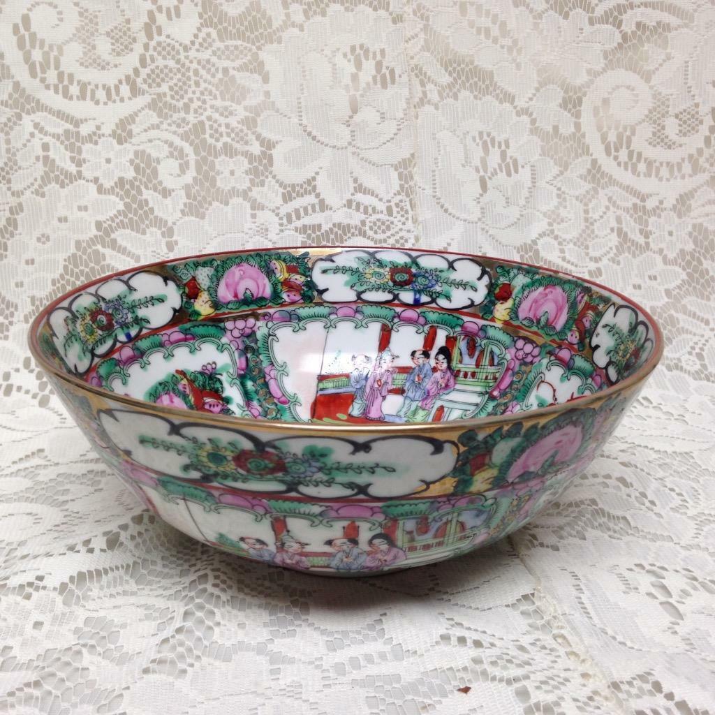 Qianlong 1735-1796- Oriental Famille Rose Medallion Bowl 8in D x 3in H