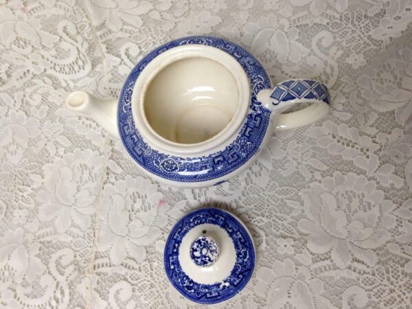 Vintage, Beautiful 5-pc Blue Willow Tea Set