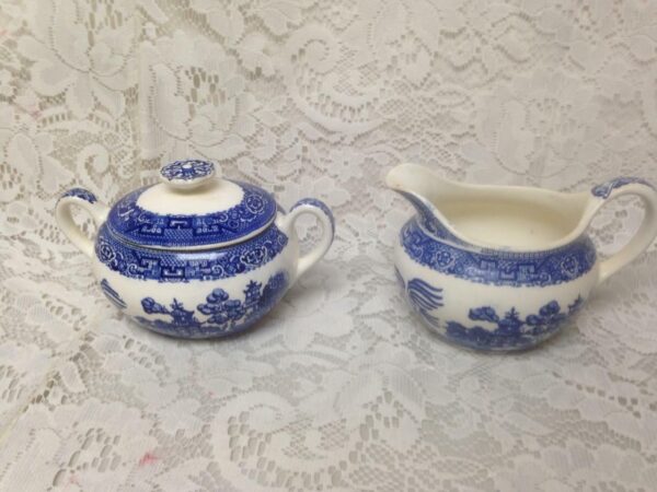 Vintage, Beautiful 5-pc Blue Willow Tea Set