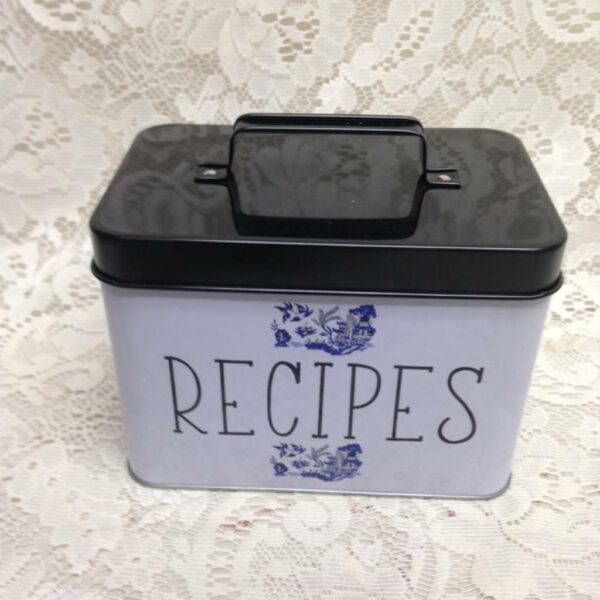 Blue Willow, White Tin Recipe Box 7in x 6in x 4in