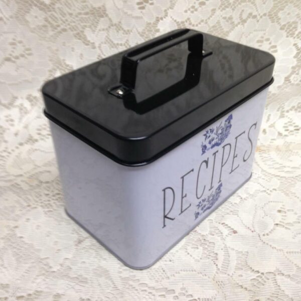 Blue Willow, White Tin Recipe Box 7in x 6in x 4in