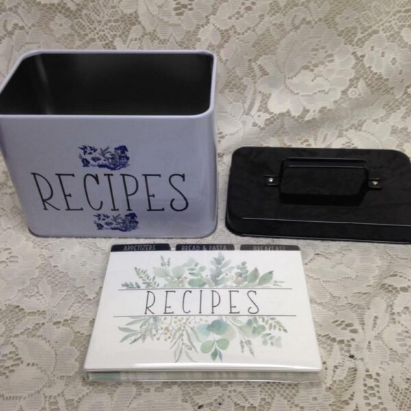 Blue Willow, White Tin Recipe Box 7in x 6in x 4in