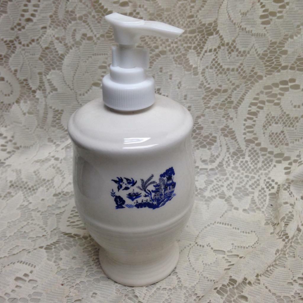 Blue Willow White Soap-Lotion Dispenser (B) 7in x 3.5in