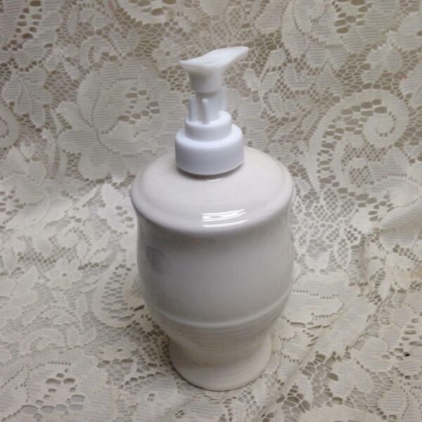 Blue Willow White Soap-Lotion Dispenser (B) 7in x 3.5in