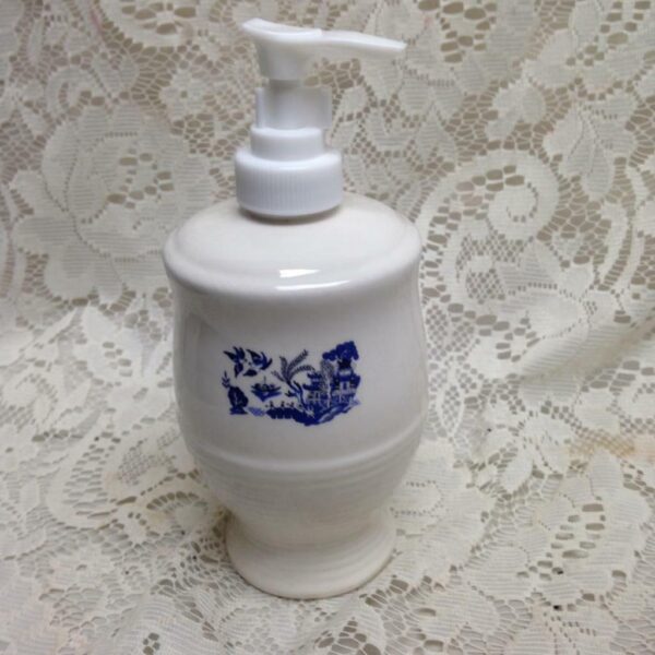 Blue Willow White Soap-Lotion Dispenser (B) 7in x 3.5in