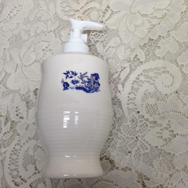 Blue Willow White Soap-Lotion Dispenser (B) 7in x 3.5in