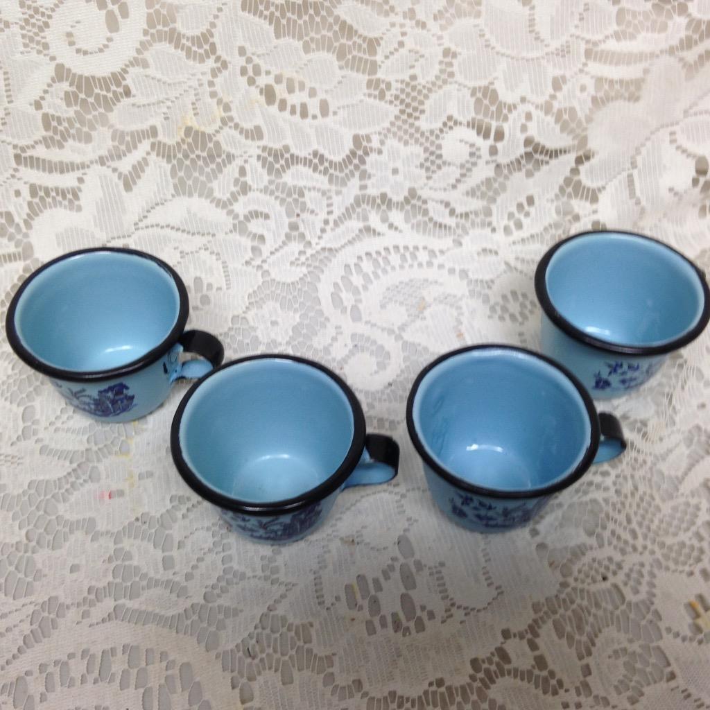 Vintage,Blue Willow 4pc Blue Enamelware Cups