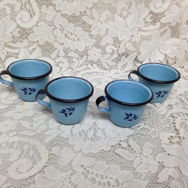 Vintage,Blue Willow 4pc Blue Enamelware Cups