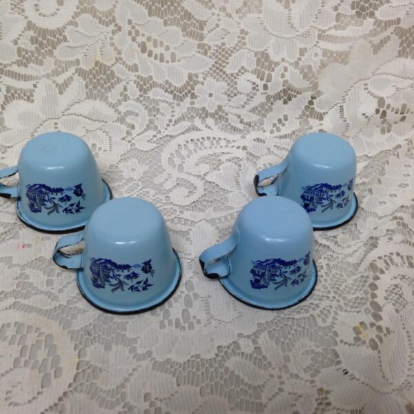 Vintage,Blue Willow 4pc Blue Enamelware Cups