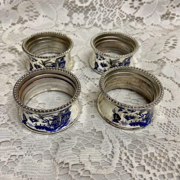 4pc Blue Willow Kemp and Beatley Silver Plated Napkin Rings