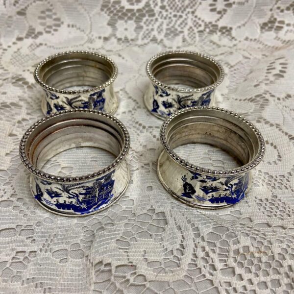 4pc Blue Willow Kemp and Beatley Silver Plated Napkin Rings