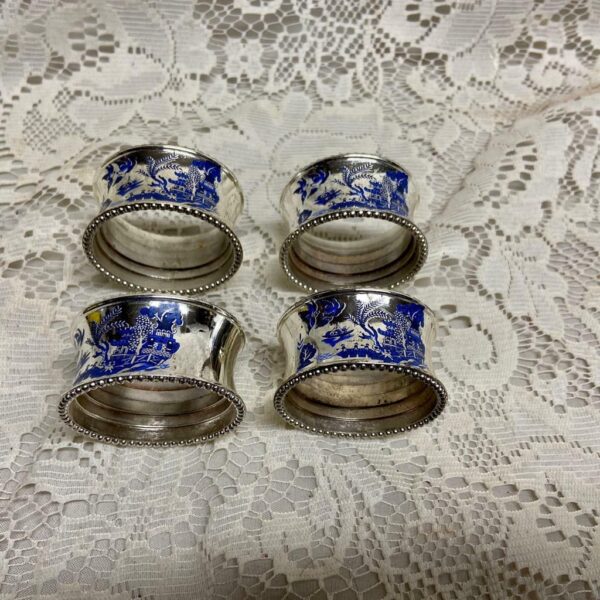 4pc Blue Willow Kemp and Beatley Silver Plated Napkin Rings