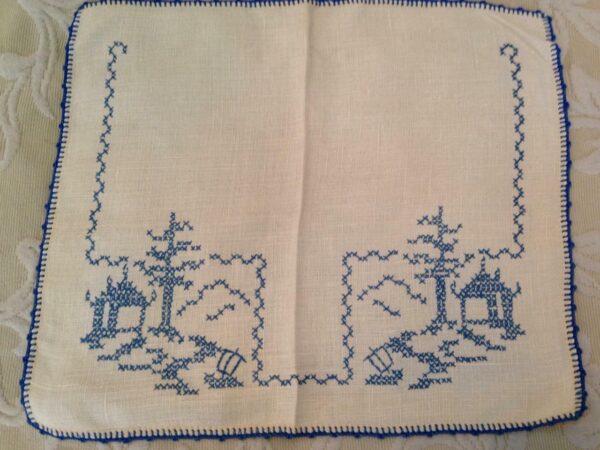 Vintage, Blue Willow, 3pc Needlework or Handcrafted Table Napkins 12in L x 11in