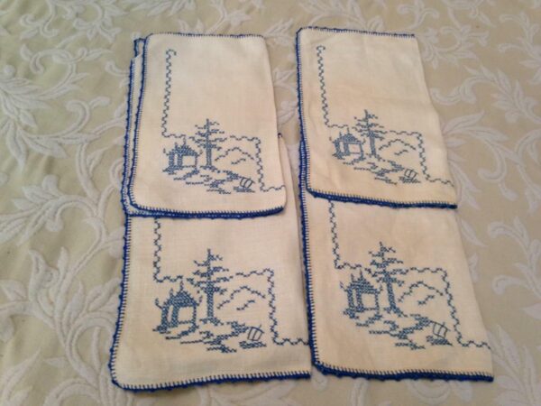 Vintage, Blue Willow, 3pc Needlework or Handcrafted Table Napkins 12in L x 11in