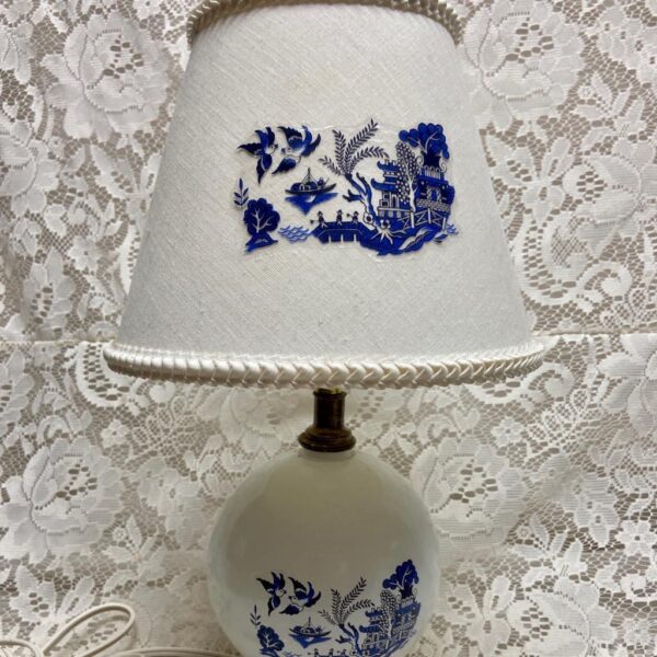 Vintage, 2pc Blue Willow Electric Table Lamp with Shade 14in H x 10in W