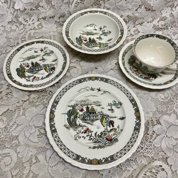 Vintage Myott England, Hand Engraved, Variant Polychrome Willow 5pc Luncheon Set