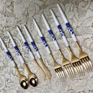 Elegant, Gold and White, 8-pc Blue Willow Plastic Flatware Set for 2