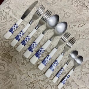 Vintage, Tramontina Brazil, 9pc Blue Willow Flatware, Service fo 2. (D)