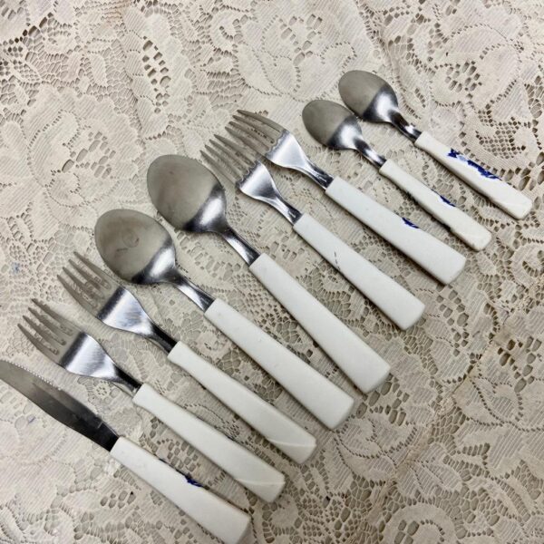 Vintage, Tramontina Brazil, 9pc Blue Willow Flatware, Service fo 2. (D)