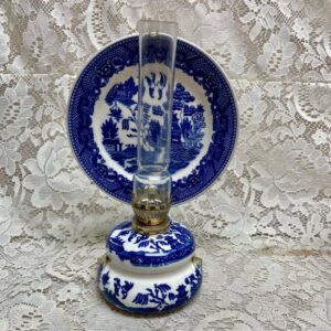 Vintage, Rare, Beautiful 4-pc Blue Willow Oil Lamp with Reflector 9.5in x 6in