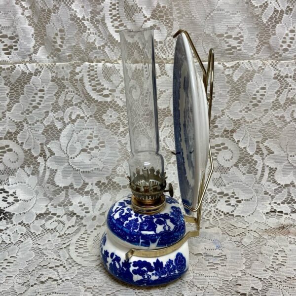 Vintage, Rare, Beautiful 4-pc Blue Willow Oil Lamp with Reflector 9.5in x 6in