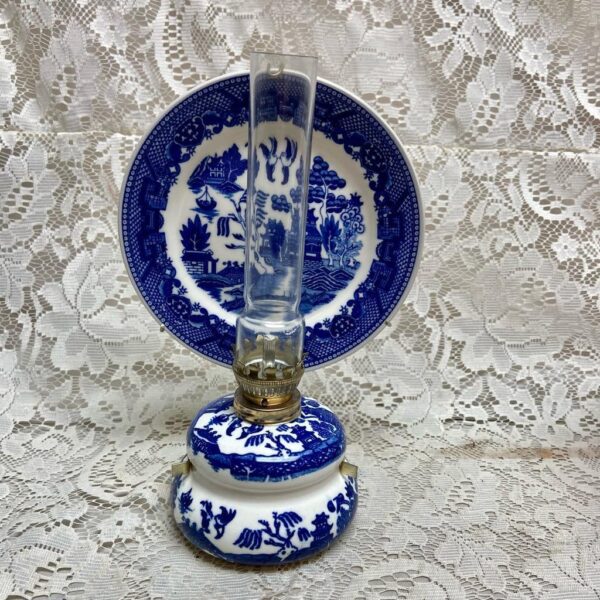 Vintage, Rare, Beautiful 4-pc Blue Willow Oil Lamp with Reflector 9.5in x 6in