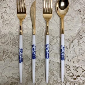 Elegant, Gold and White, 4-pc Blue Willow Plastic Flatware Set