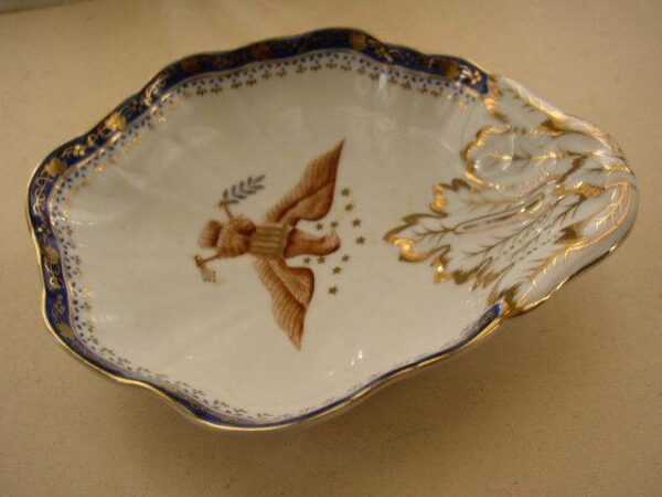 Vintage Mottahedeh Co Diplomatic Service Eagle Feathers Oyster-Clam Dish 9inx8