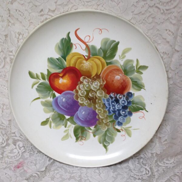 Vintage, X- Large, 20in D, White Toleware with Fruits and Vegetable Wall Decor