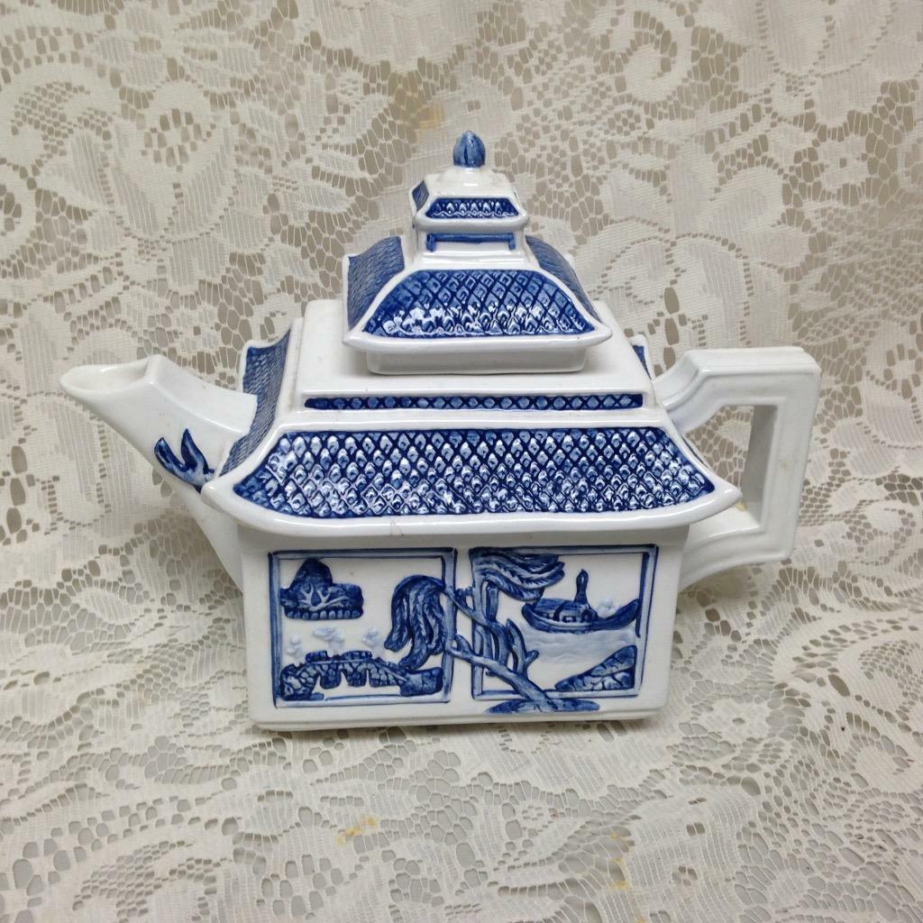 Vintage, Rare, Christopher Johnson, Pagoda Blue Willow 5-pc Tea Set