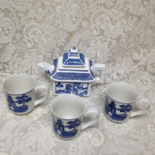 Vintage, Rare, Christopher Johnson, Pagoda Blue Willow 5-pc Tea Set