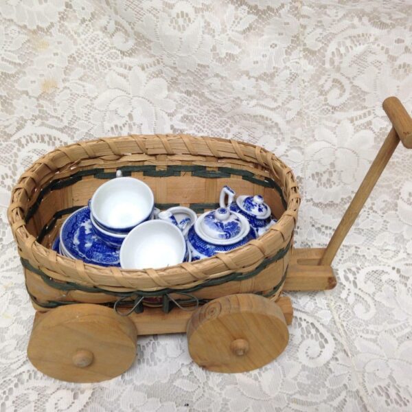 Vintage Occupied Japan Blue Willow 18pc Child’s Tea Set w/ Wicker Buggy