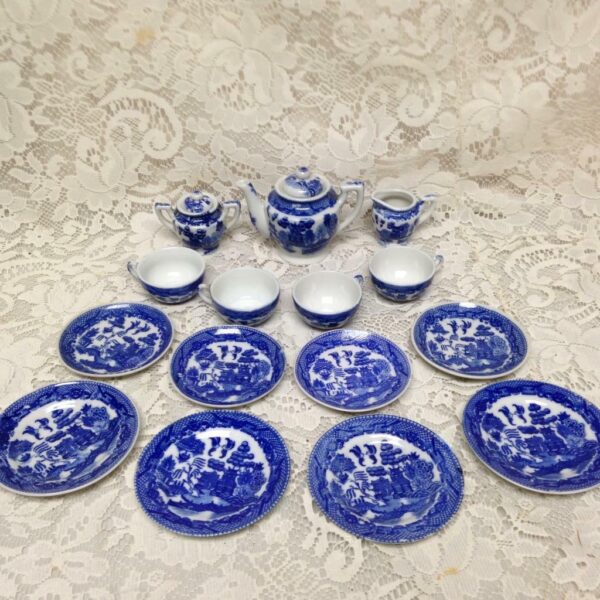 Vintage Occupied Japan Blue Willow 18pc Child’s Tea Set w/ Wicker Buggy