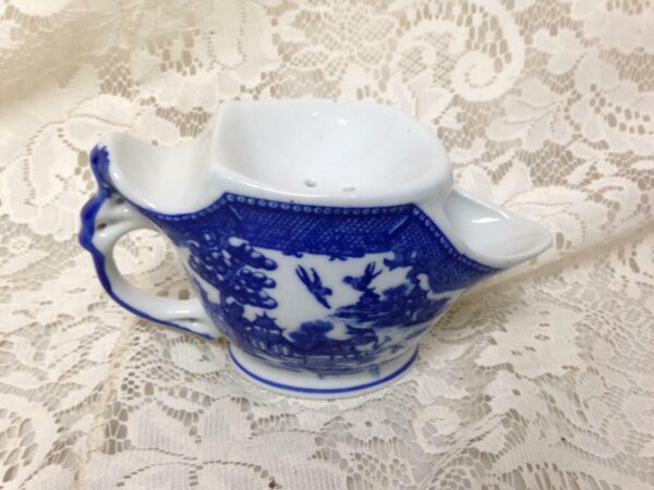 Vintage, Rare Blue Willow, Shaving Mug 7.5in x 4in x 3in