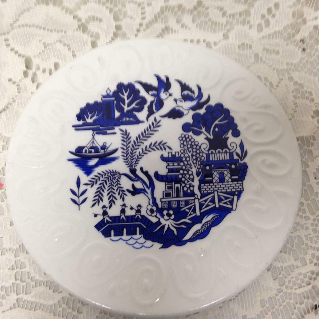 Beautiful, Gibson, Blue Willow, 6.5in Round Ceramic Dish – Under Plate-Tea Tile