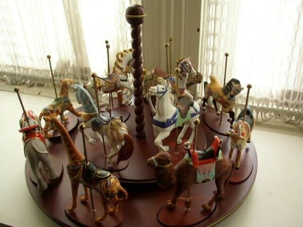 Vintage, Rare, Elegant Franklin Mint 13-pc Porcelain Merry Go Round