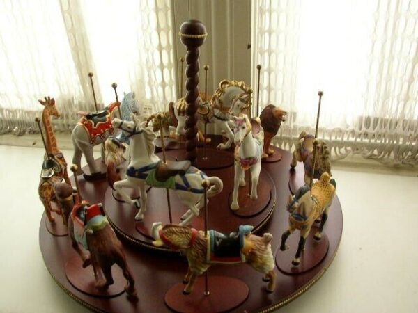 Vintage, Rare, Elegant Franklin Mint 13-pc Porcelain Merry Go Round