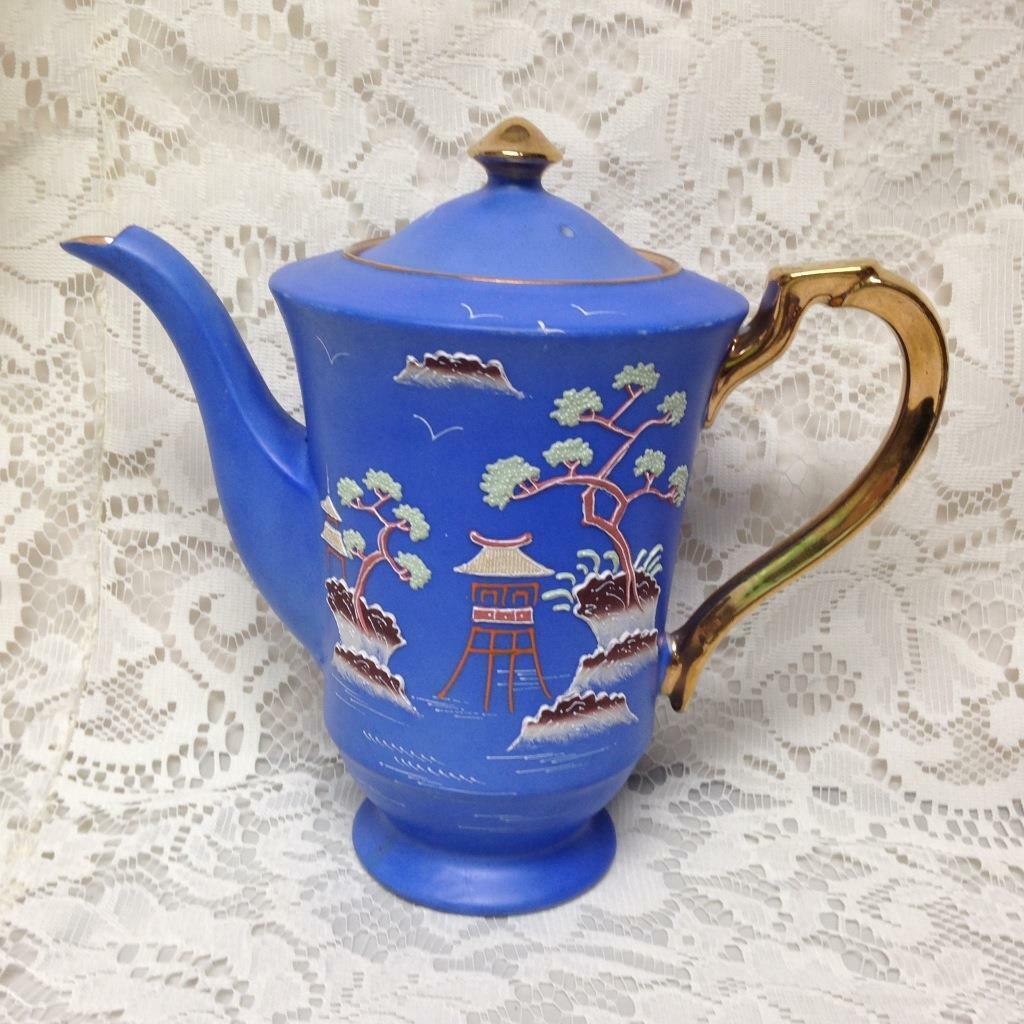 1920s, Hinode Japan, Moriage, Variant Gaudy Blue Willow 13pc Tea Set