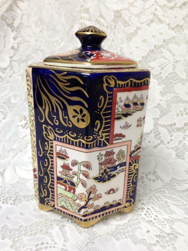 Antique, Masons, England, Variant Gaudy Blue Willow, 6in x 4in Tea Jar or Caddy