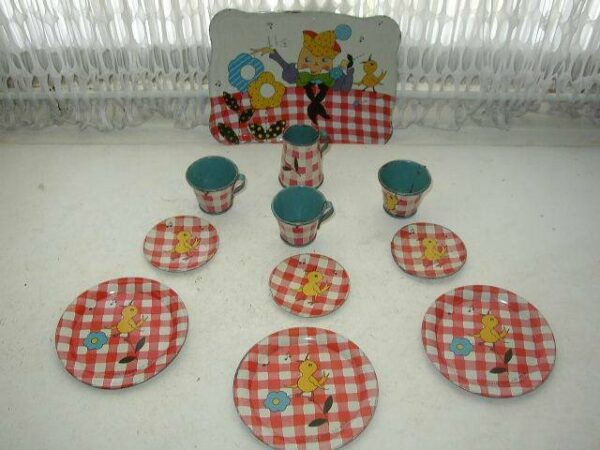 Rare, 1930s Ohio Art, FB Peat’s Humpty Dumpty 11-pc Childs Tin Tea Set